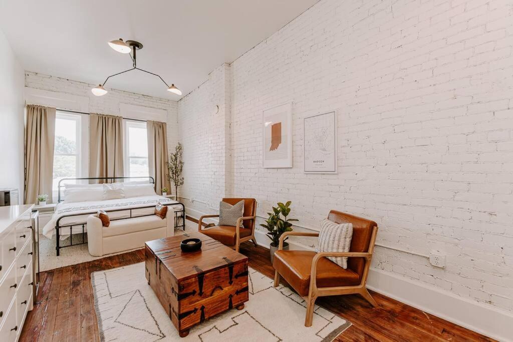 East Main Lofts - Farmhouse 204 Madison Eksteriør billede